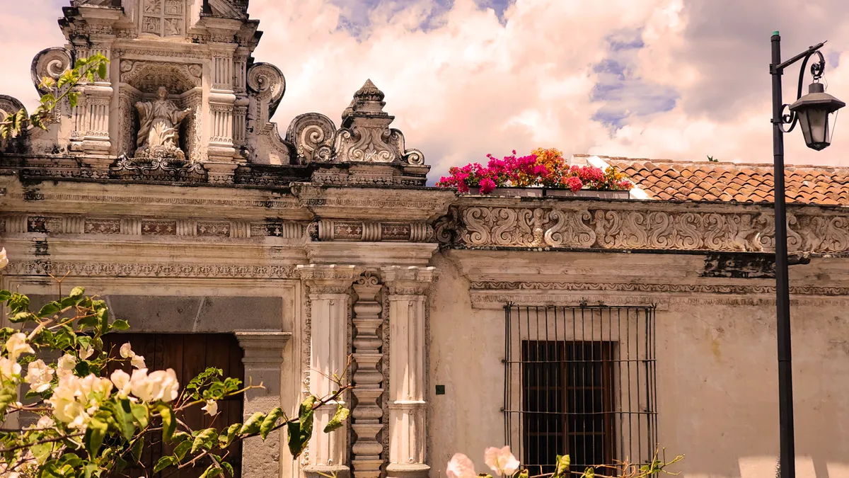 Antigua Universidad de San Carlos